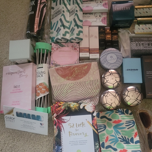 Mystery Box - Variety of New Items - Picture 4 of 7